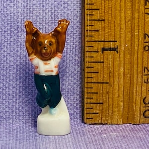 Figura de porcelana vintage de un osito de peluche, miniaturas para casa de muñecas (V174)