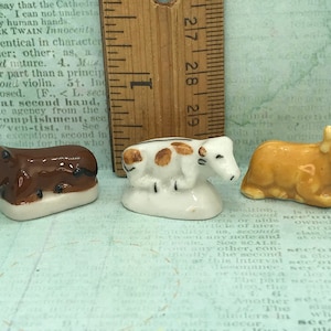 Tiny COW Calf Cows Cattle Perfect for a Nativity Vintage Animal Animals Farm French Feve Feves Porcelain Figurines Dollhouse Miniatures V313
