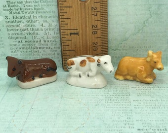 Tiny COW Calf Cows Cattle Perfect for a Nativity Vintage Animal Animals Farm French Feve Feves Porcelain Figurines Dollhouse Miniatures V313