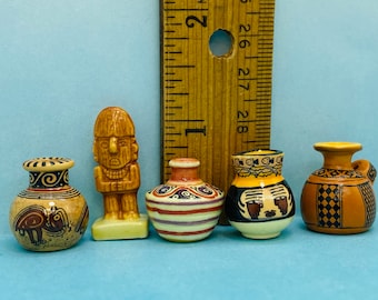 Tiny South American POTTERY Artifacts Vase Plate Jug Museum Art Native Indian - French Feve Feves Figurines Dollhouse Miniatures H1