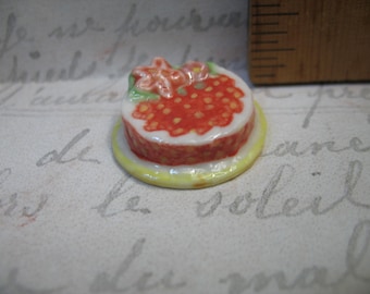Traditional French Pastry Delicacy Gateau Feve Feves Porcelain Figurines King Cake Baby Dollhouse Miniature Mini Figures A62