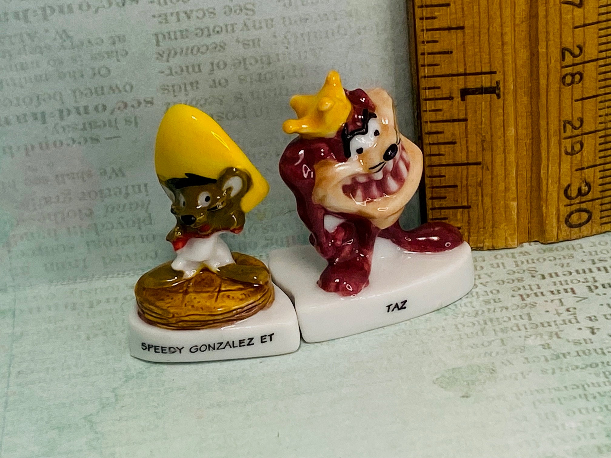 Taz キャンディディッシュ ディスペンサーフィギュア Taz & Speedy Gonzales Tasmanian Devil Warner Brothers Looney Tunes