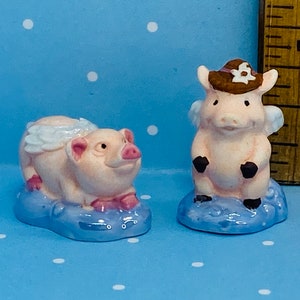 When PIGS FLY Flying Pig Piggy Piglet Farm animals barnyard - French Feve Feves Figurine Dollhouse Miniatures Animals F183