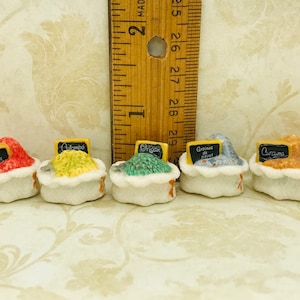 Global SPICES Colombo, Paprika, Oregano, Mohnsamen & Kurkuma Küchengewürze ABVERKAUF Französische Feve Feves Figur Miniatur N193