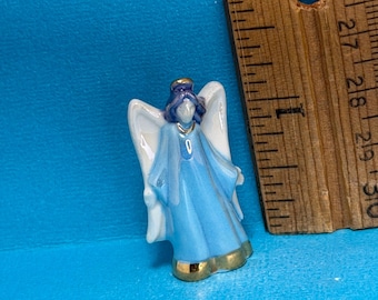 Blue & White ANGEL Putti Cherub Gold NATIVITY Tiny Pearly iriserende Franse Creche Feves Dollhouse Miniaturen K4
