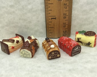 Tiny Christmas YULE LOGS Holiday Cakes Pastries Fancy Desserts Cake Bakery Dessert - French Feve Feves Figurines Dollhouse Miniatures U1