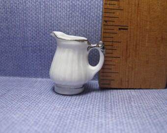 ZILVEREN getrimde Ironstone Bone China kruik waterkan vaas - Franse Feve Feves witte bruiloft thee servies beeldjes poppenhuis miniatuur L45