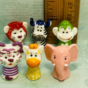 Cartoon ANIMALS Nursery Playroom Statue Lion Monkey Giraffe Zebra Tiger Elephant French Feves Porcelain Figurines Dollhouse Miniatures XX40