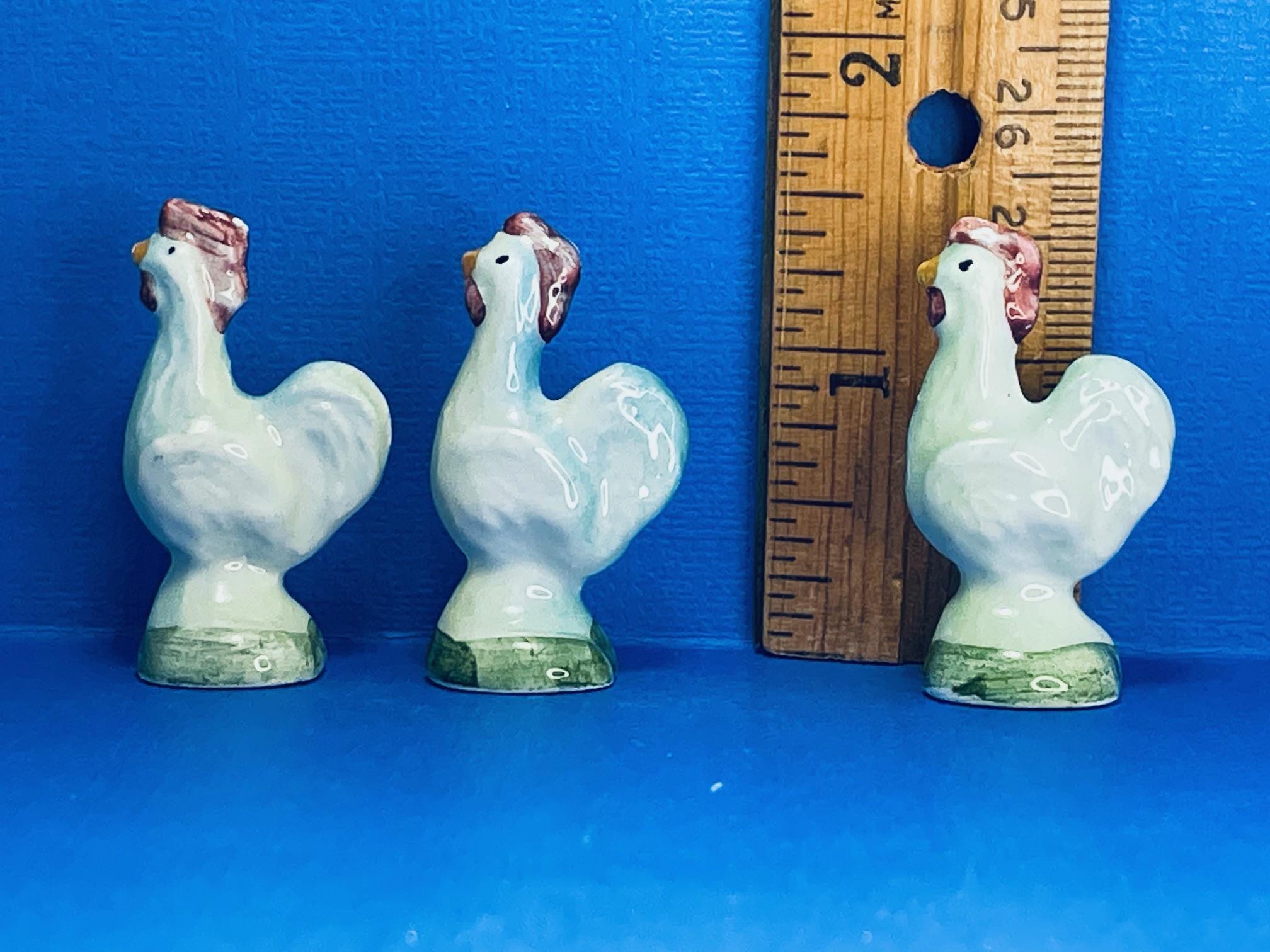 小さなヴィンテージ 雌鶏 雄鶏 青い鶏 農場 納屋の鳥 手描き
