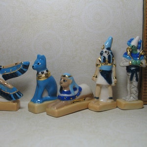 Mythologie égyptienne, dieux et rois, trésors, statues de musée d&#39;art, Aset Bastet, sphinx d&#39;horus, osiris, fèves, fèves, figurines miniatures