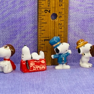 Tiny SNOOPY Peanuts Flying Ace on Dog House Band Member Football - French Feve Feves Figurines Porcelain Dollhouse Miniature Figurine DD38
