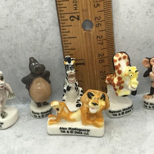 Film d'animation malgache DISNEY : Marty, Gloria, Alex, Phil, Melman, Julien 6 pcs - Figurines fèves fèves françaises Dollhouse Miniatures EE92