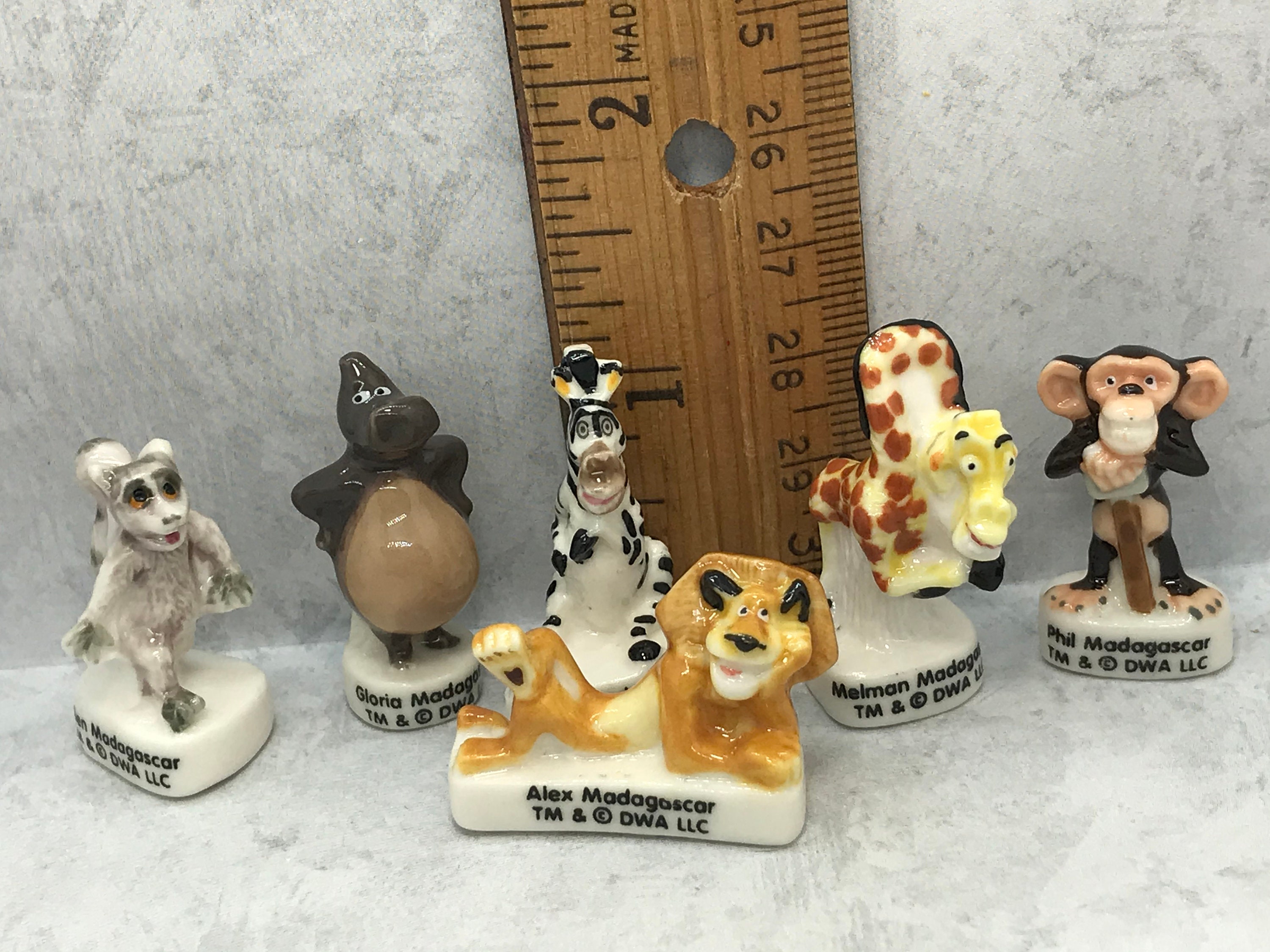 Disney's Madagascar Cartoon Movie Marty, Gloria, Alex, Phil, Melman, Julien  6 Pcs French Feve Feves Figurines Dollhouse Miniatures EE92 -  Sweden