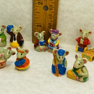 Słodkie Mini MICE Cartoon Friendly Mouse Family Tiny Figurines Kolekcjonerskie Francuskie Feve Feves Porcelanowe Figurki Miniatury Domków dla Lalek Vv99