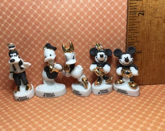 Figuras de Mickey Mouse, Minnie, Goofy, Donald Duck y Daisy con detalles dorados - Miniatura de porcelana francesa Feves Feves O25