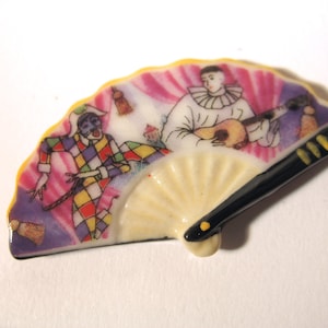 Ladies Hand Fans - French Italian Clown Pierrot Harlequin Fan- French Feve Feves Porcelain Figurines Dollhouse Miniatures Figurine N12