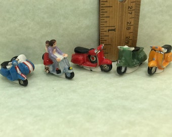 Roman Holiday Tiny Retro MOTOR SCOOTERS Scooter Vintage Italy Italian Vacation Rome  - French Feve Feves Figurines Dollhouse Miniature O1