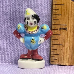 Clown de cirque Clowns Pierrot peint à la main vintage Français fèves fèves porcelaine Figurines maison de poupée miniatures chiffres carnaval Y179