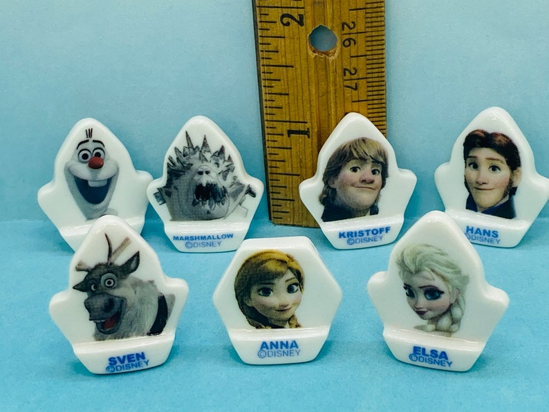 Zestaw puzzli FROZEN Snowflake Elsa, Anna i Olaf 7 elementów Disney - French Feve Feves Figurines Dollhouse Miniatures Z114 zdjęcie 1