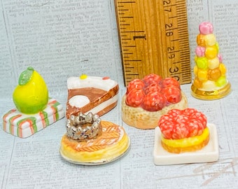 Fancy CAKES Dessert Pastry Pie Cheesecake Macaron Tower Pear King Cake Bakery Cafe - French Feve Feves Porcelain Dollhouse Miniatures UU150