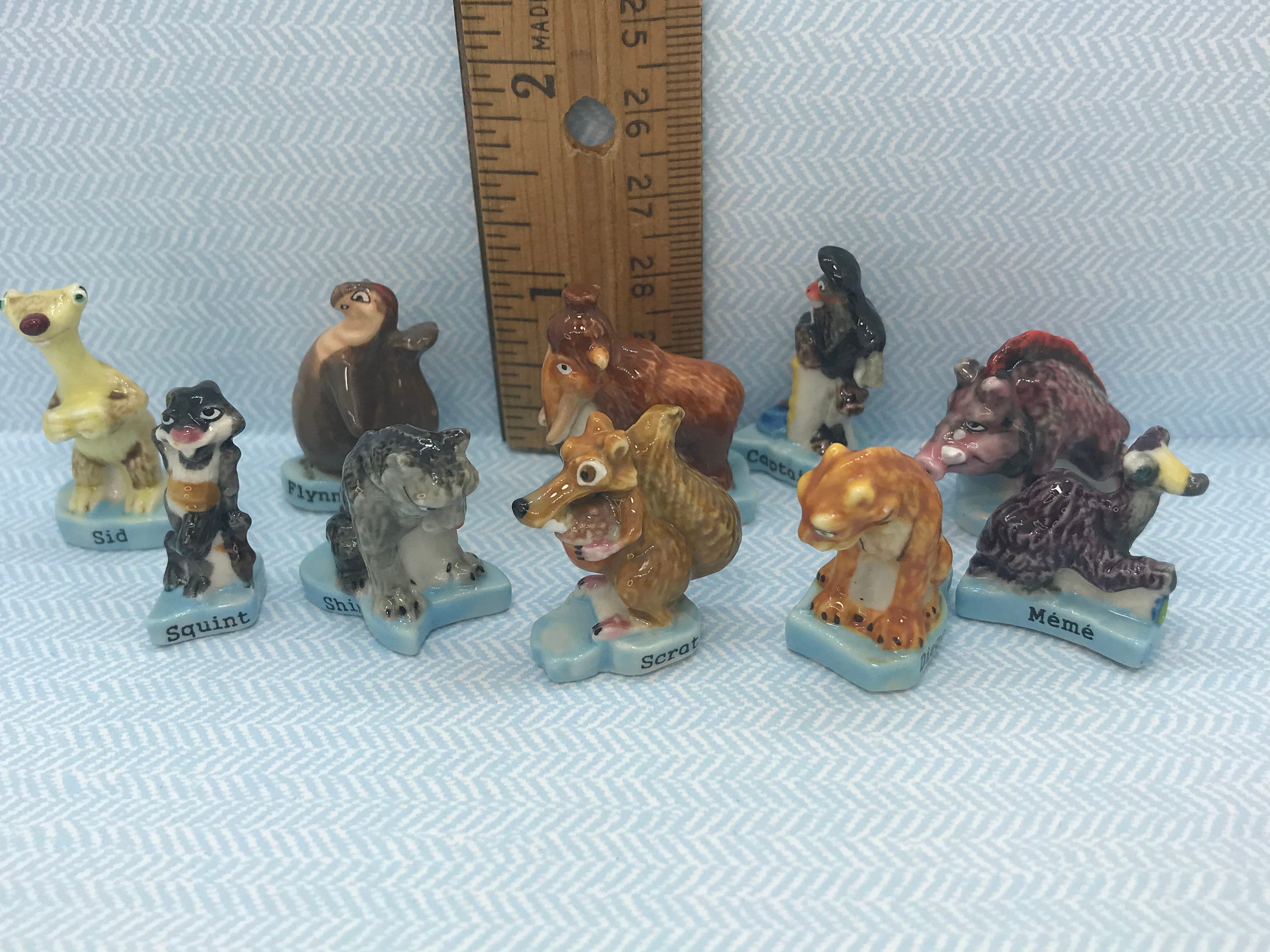 Vintage Ice Age dawn of the dinosaurs limited edition figurines/ toy