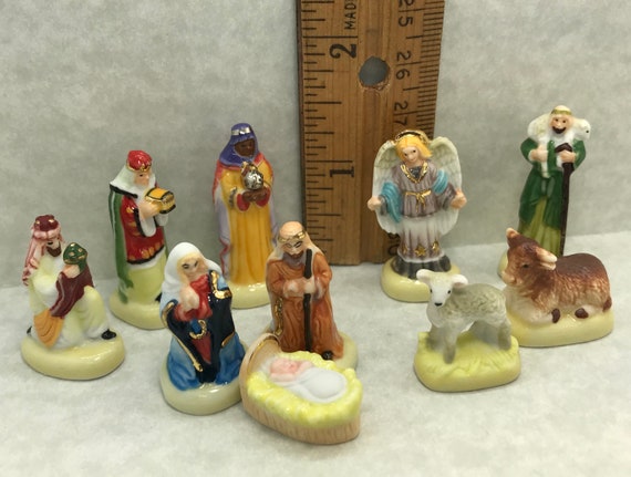 Tiny Classic NATIVITY Set Mary Joseph Jesus Wise Men 10 Pcs Creche Santons  Angel Holy Night French Feve Feves Christmas Miniatures P220 