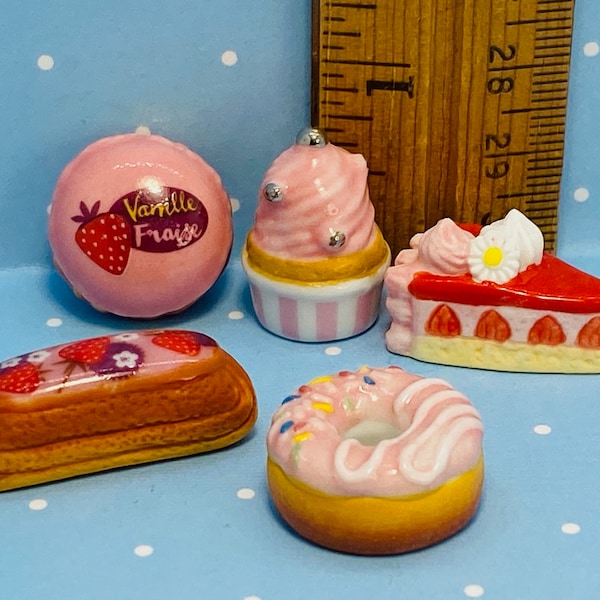 Strawberry PIES & CAKES Dessert Pastry Cake Pie Eclair Donut Cupcake Macaron Bakery Goods French Feve Feves Dollhouse Miniatures HH162