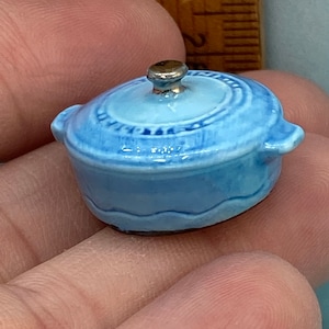 CLEARANCE Tiny Dutch Oven Casserole Cast Iron Cooking Pot Country Kitchen Farmhouse Mini 1:12 - French Feve Dollhouse Miniatures YY101