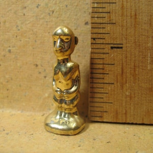 UTFÖRSÄLJNING Afrikansk gyllene kvinnlig fertilitetsdocka guld idol Afrika Sydamerika Tiki-staty Gud gudinna Fransk feberfigur Miniatyrer A110