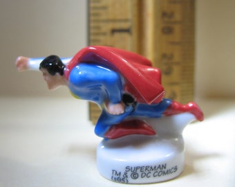 Superman Man of Steel DC Comics VINTAGE Fèves françaises fèves Figurines en porcelaine King Cake Baby Dollhouse Charm Miniatures Mini E94