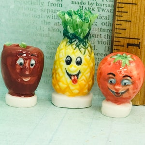 Tiny Fruit People Cartoon Apple Pineapple Strawberry Fruits szt. - French Feve Feves Figurines Dollhouse Miniatures QQ33