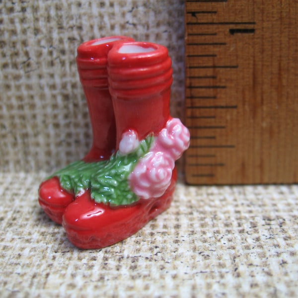 Galoches Wellies Rain Gardening Rubber Boots Porcelaine peinte à la main - Figurines de maison de poupée Feve Feves Miniatures X20