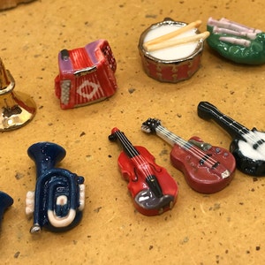 Tiny Musical Instruments: Electric Guitar Violin Accordian Drum Harmonica Sax Banjo Tuba  - French Feve Feves Dollhouse Miniatures WW26