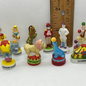 CIRQUE Éléphant Acrobate Phoque Clown Lion Dompteur Jongleur Pierrot Tente Cheval 10 pcs Fèves Porcelaine Figurines Maison De Poupée Figurines Miniatures BB6