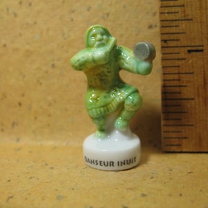 ESKIMO ART Inuit Dancer Alaskan Statue Tiny Miniature  - French Feve Feves Figurines Dollhouse Miniatures  L165