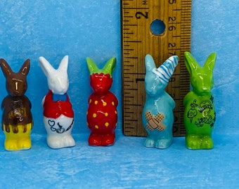 Modern POP ART RABBITS 2022 Porcelain Bunnies Bunny Rabbit Contemporary museum art - French Feve Feves  Miniatures LL142