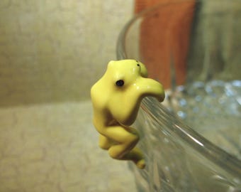 Yellow Poison Dart FROG Toad - Cup Rim Hanger - French Feve Feves Porcelain Figurine Dollhouse Miniatures A7
