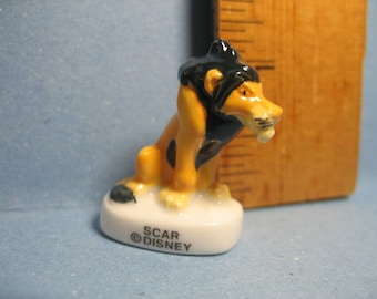 DISNEYS ÄRR från Lejonkungen - Skurksamling Liten Figur - Franska Feve Feves Figurer Dockhusminiatyrer EE35