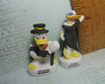 Figuras de porcelana francesas de Disney: El Pato Donald y Daisy - Miniatura para casa de muñecas FF27