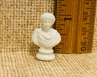 Ancient Roman Bust Statue Tiny Museum Reproduction Archeology Artifact Primitive Art Marble Sculpture French Feve Dollhouse Miniature XX6
