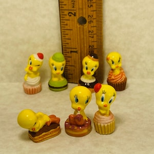 TWEETY BIRD En Pasteles Elige tus Figuras Miniaturas de Casa de Muñecas WB Looney Tunes French Feve Feves favoritas T41