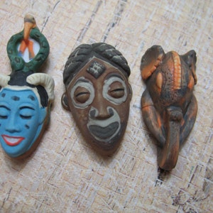 Tiny AFRICAN MASKS Tribal Ethnic Africa Primitive Art French Feve Feves Figurine Miniature Dollhouse Miniatures U64