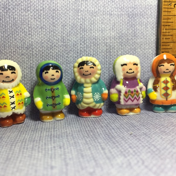 PARKA BABIES Eskimos Inuits Alaska Igloo Alaskan Winter Snow -  French Feve Feves Porcelain Figurines Dollhouse Miniatures 066