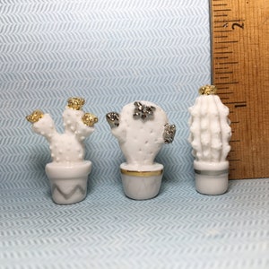 Moderner Weißer KAKTUS Kakteen Pflanzen Aloe - Französisch Feve Porzellan Feves Figur Puppenhaus Miniatur Mini G18