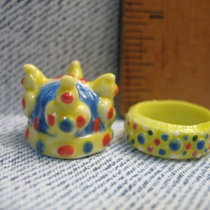 2 CROWNS Royalty  King & Queen  - French Feve Feves Figurines Porcelain Dollhouse Doll Miniature Figurine T50