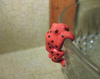 Red Poison Dart FROG Toad - Cup Rim Hanger - French Feve Feves Porcelain Figurine Dollhouse Miniatures A7