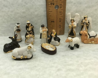 Elegant NATIVITY Set Gold & White Santons 12 pcs Creche Manger Jesus Mary Wisemen French Feve Feves Porcelain Dollhouse Miniatures J302