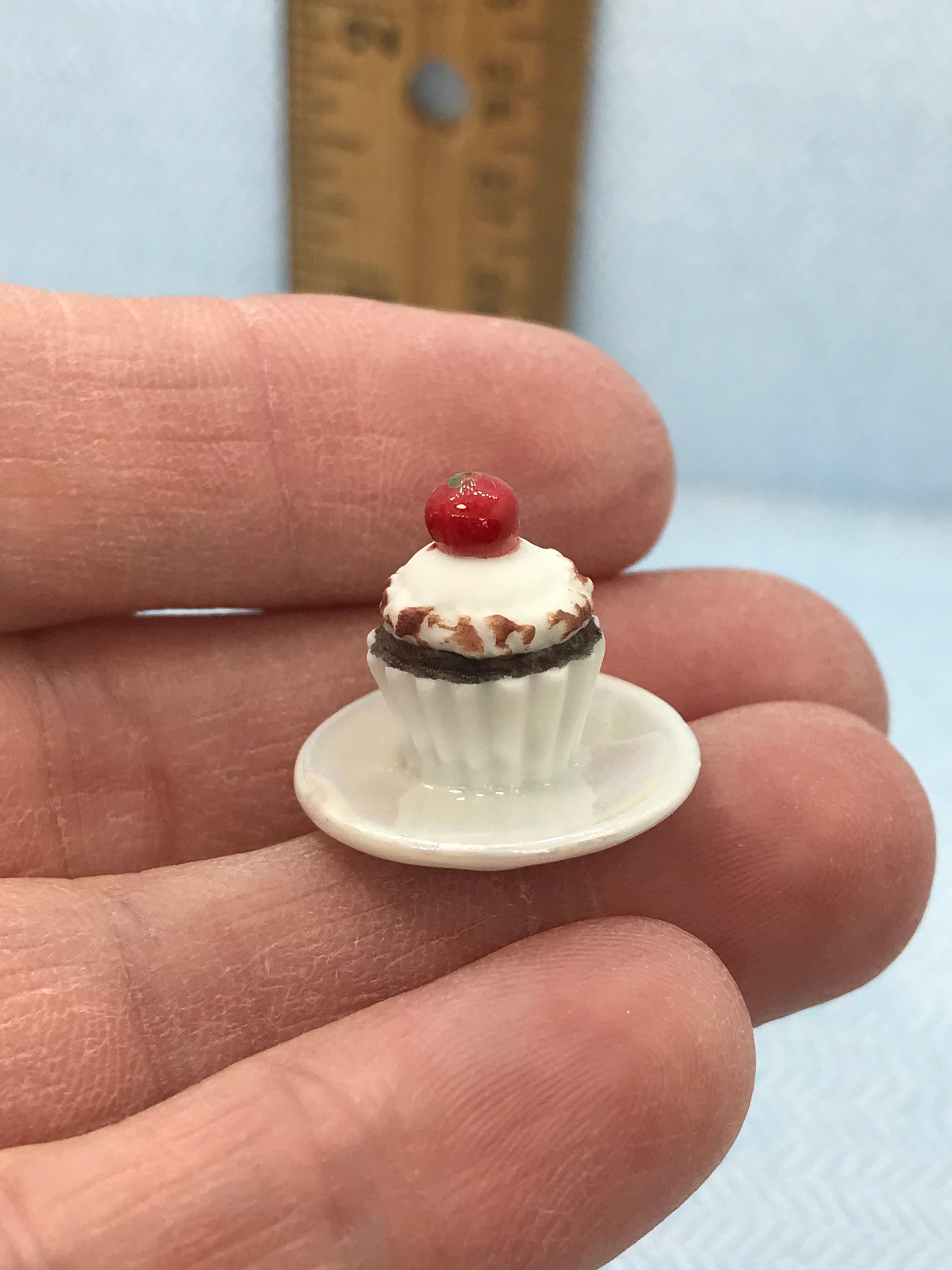 Desserte crème & bois miniature 1:12