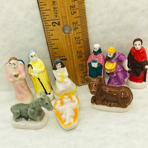 Primitive 9 pc Nativity Set Mary Joseph Jesus Shepherd Hand Painted Creche Porcelain Miniature - French Feve Feves Dollhouse Miniatures NV29