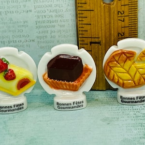 King Cake Yule Log  Flan Tart 3 Signs Wall Art Cafe Bakery -  Porcelain French Feves Figurine Dollhouse Miniature QQ15